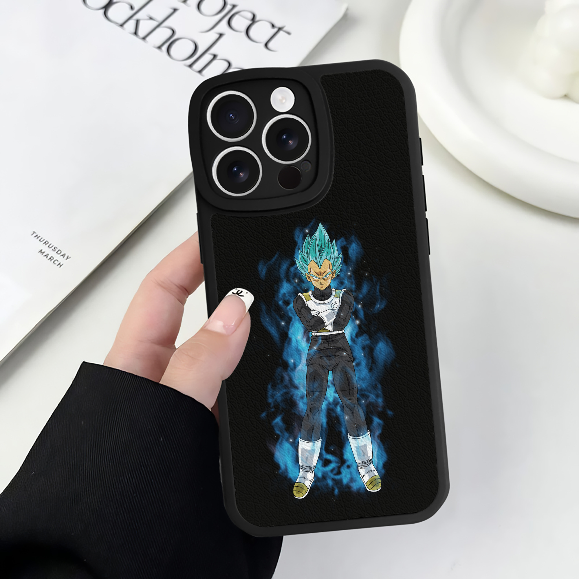 （画像用） ドラゴンボール ベジータ四世（Bejīta Yonsei）DRAGON BALL Vegeta IV 【iPhone 16シリーズ対応】シリコンスマホケース（レザー調） 材質：シリコン